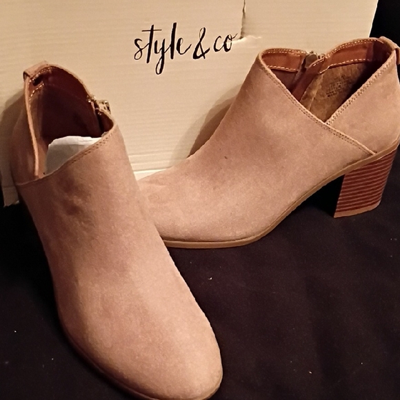 Style & Co. Women's Beige Ankle Booties - Picture 1 of 6